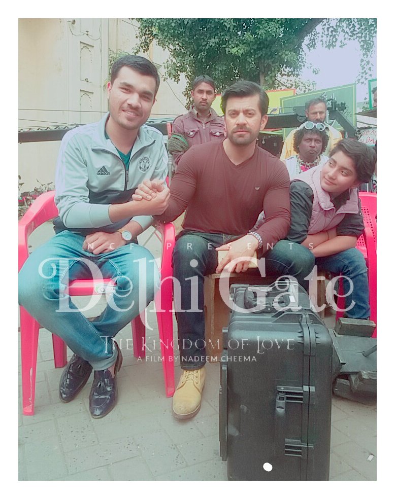 mianSaadFarzeen's tweet photo. Sky Fall Films Presents - Delhi Gate
Directed By : #NadeemCheemaSaab❤
World Wide Release in 2019
#DelhiGateMovie
#DehliGateFilm
#OnSet #Alhamdulillah #WithLegends
#delhigatefilm #Yasirkhan #Jawedsheikh #Nadeembaig #Saud #Pakistan #Lahore #Karachi #Islamabad #china #NewYork https://t.co/NZli03Hac2
