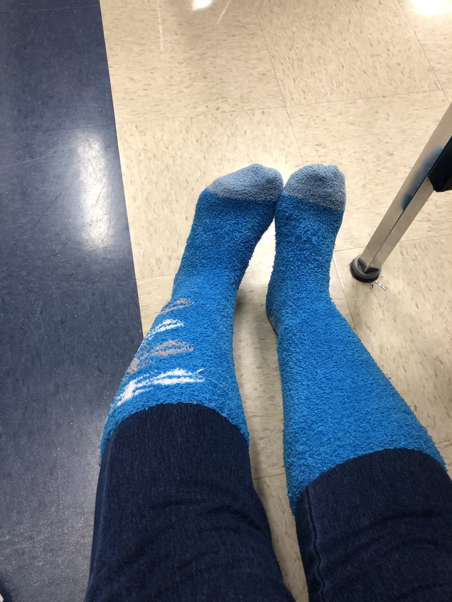 CreekKinders's tweet photo. Gonna rock these socks today!  #Downsyndromeday #WDSD @happytobeahusky @darynpolanco @Husky_ALEADER https://t.co/LgO2hapq5q