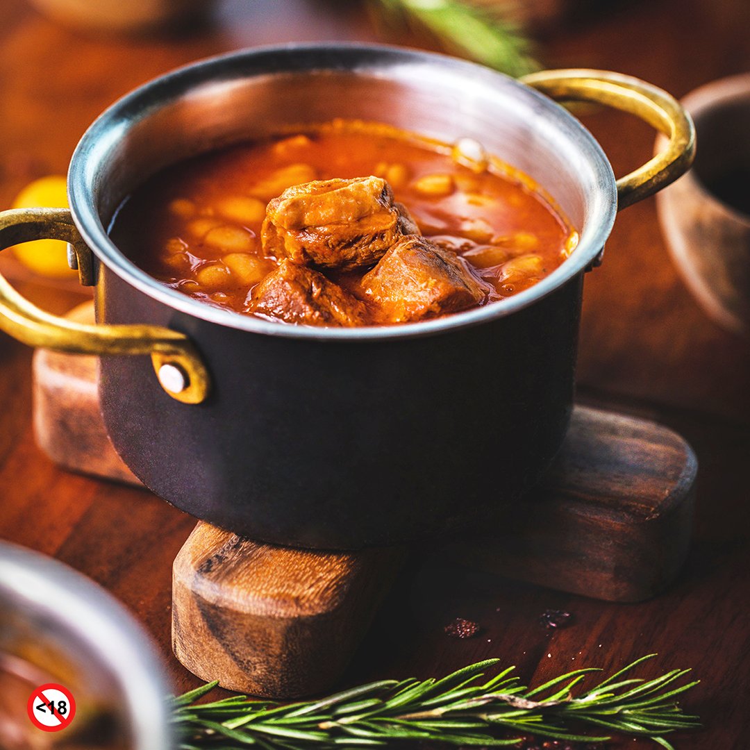 Have you tried our Welmoed Pinotage? It is the perfect pairing for a meat and bean casserole. 
#wine 
#pinotage 
#stew 
#paired 
#delicious