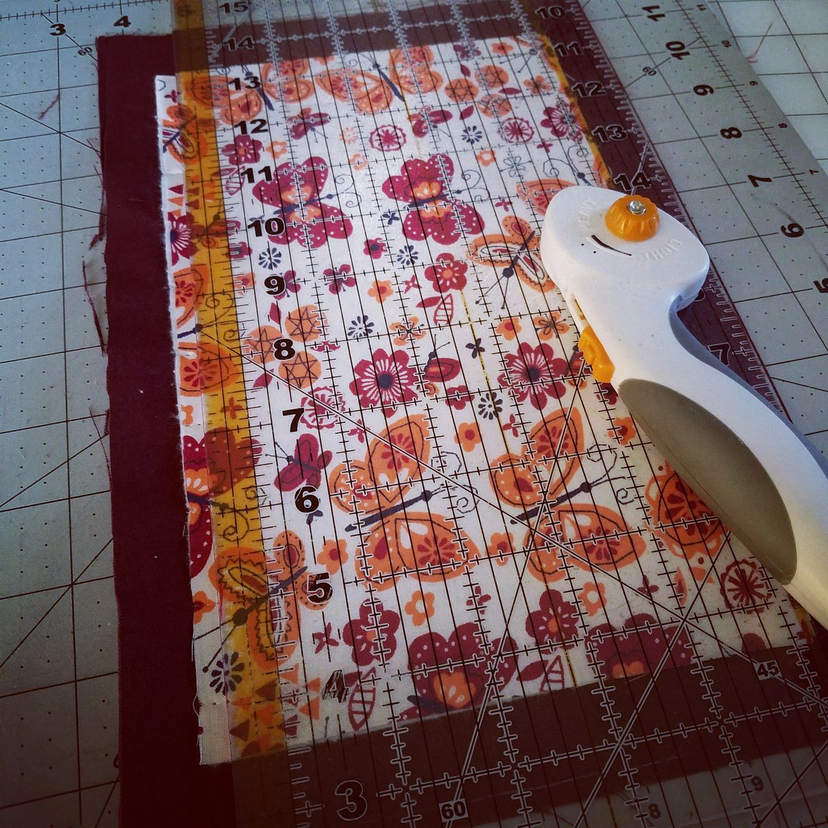 CbyCalie's tweet photo. Working on a new product line today.  Hoping to launch these mug rugs by summer. Happy Thursday y'all!!

#mugrug #newproducts #coffee #comingsoon #teatime #tea #forcoffeelovers #teamat #thursday https://t.co/Ky2nchQCT5