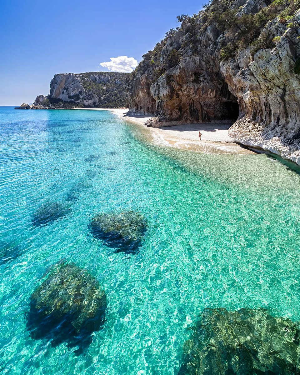 SpiaggeDaSogno's tweet photo. Cala Luna, #Sardegna 🇮🇹 ☀️

📸 Michela Peddis https://t.co/8d7c2PU2hC