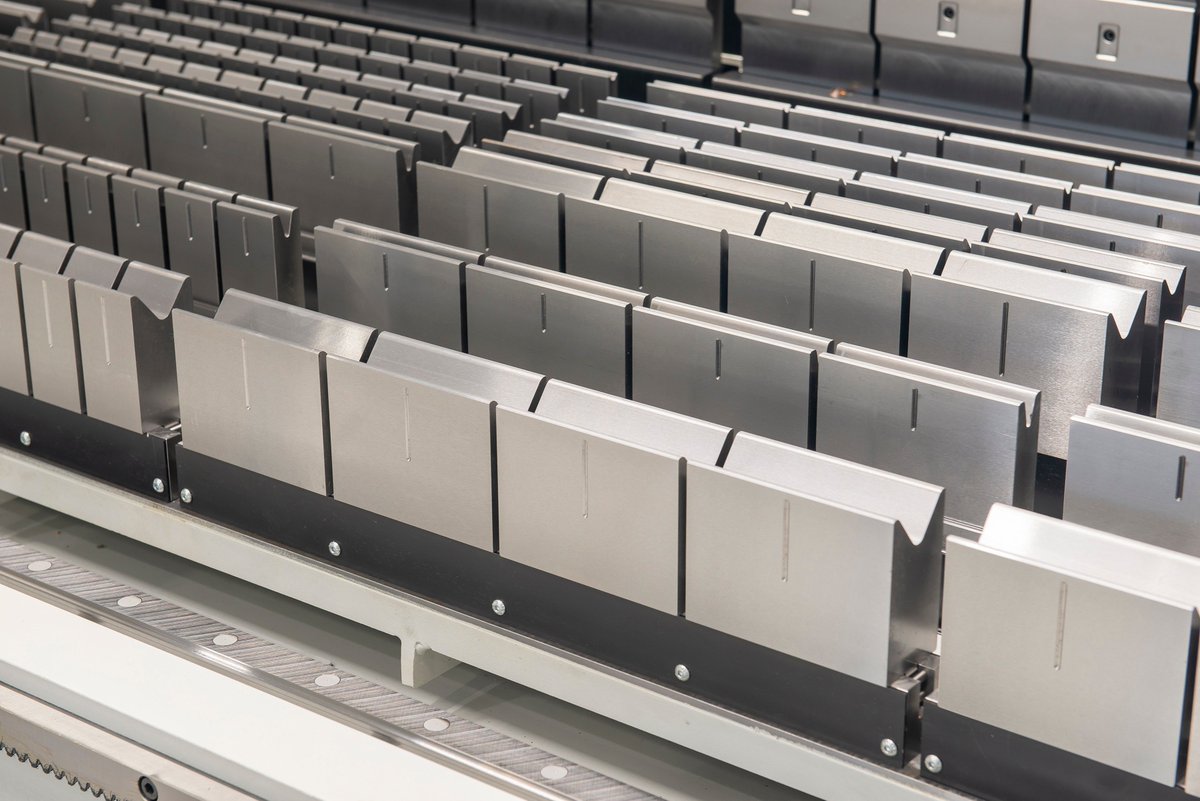LVDStrippit's tweet photo. How one Canadian fabricator increased its bending productivity with the #ToolCell press brake and integrated automated tool-changing system. @CdnMetalworking https://t.co/uzYdEZceXb https://t.co/HKTPjxP1JH