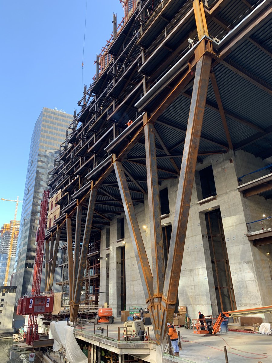 paultoddlambert's tweet photo. So cool to see the stepped facade of #110NWacker take shape - the view up the river are going to be incredible! Can’t wait to share the view with employees and clients. #BofATower #ChicagoLegacy https://t.co/6SOQZ95tCy