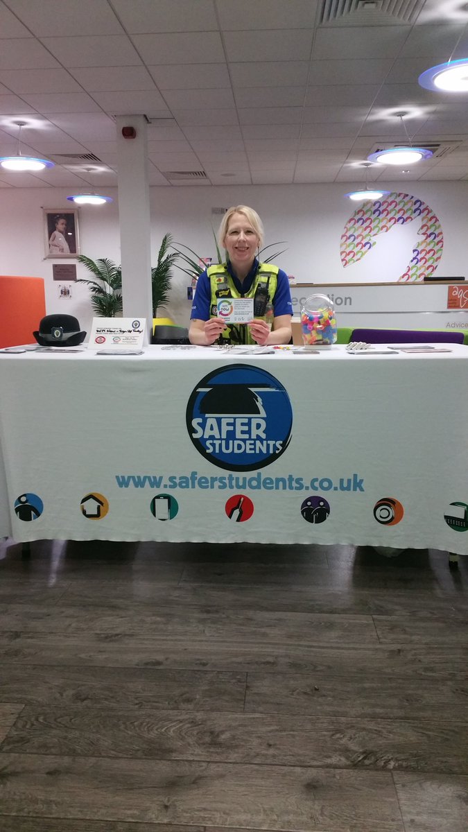Police available to talk to in The Students Union part of the University today until 2pm.
Come and sign up for WMnow our police messaging service.@wvcityWMP <a href="/WMPolice/">West Midlands Police</a> <a href="/wlv_uni/">University of Wolverhampton</a> <a href="/WolvesSU/">Wolverhampton Students’ Union</a> @SaferStudents