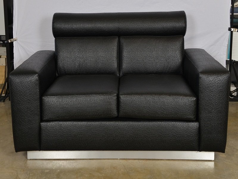 vvfurnitured's tweet photo. Make a statement in any room with unique and neatly finished sofas. Our sofas are claimed to create a cozy space with a modern edge. https://t.co/ZjbaJt6hvq
.
#vvfurnituredesign #lifetimewarrantly #furniturevilla #furniturecafe #restaurantdecor #furniturerestaurant #classicsofa https://t.co/nwyY4LXgly