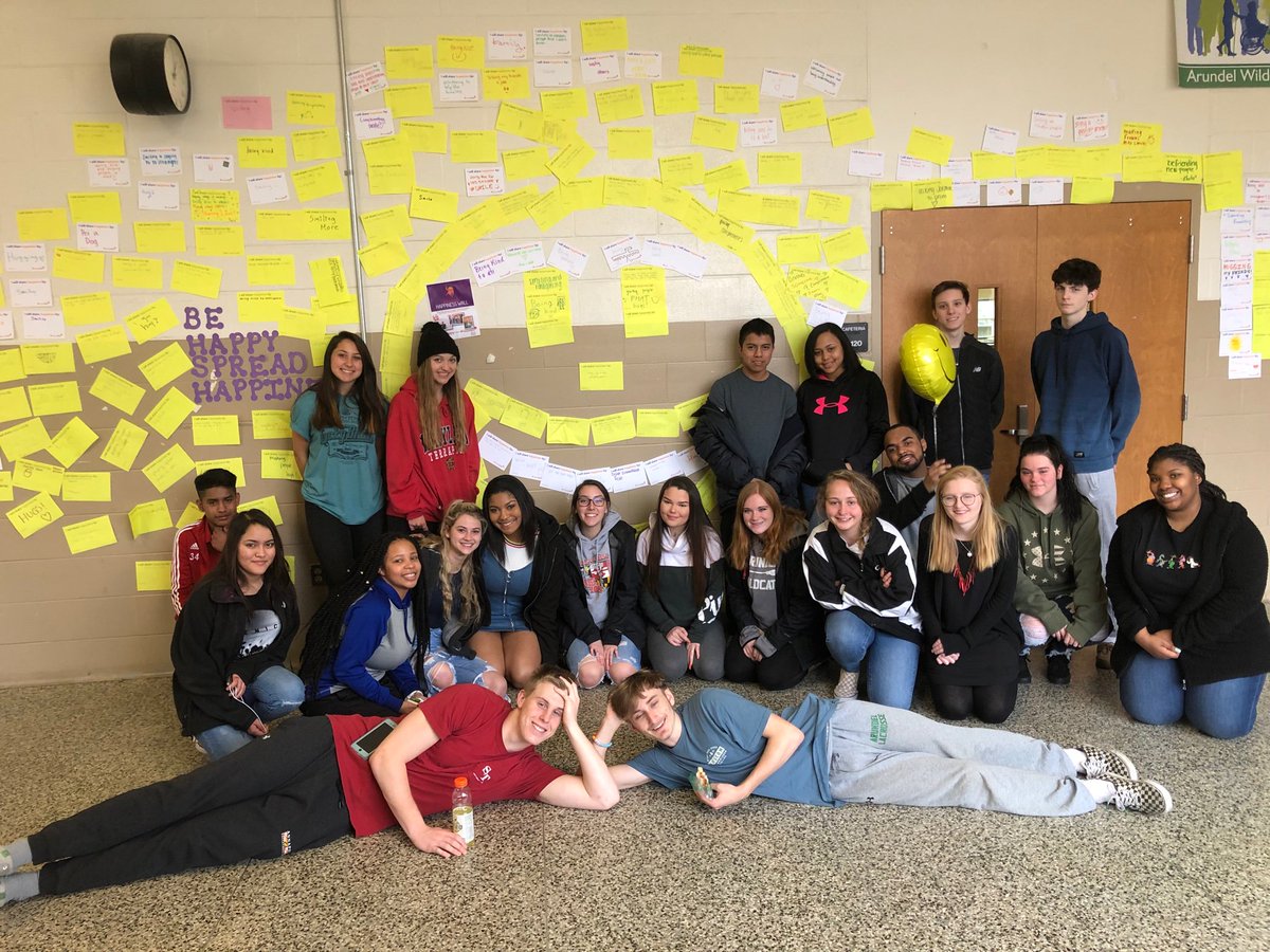 MSinnott_ahs's tweet photo. Proud of @ArundelSigAACPS Leadership 2 students for bringing the UN’s International Day of Happiness to @ArundelHS_aacps #HappyActs #InternationalDayOfHappiness https://t.co/5pDPfWFYyA