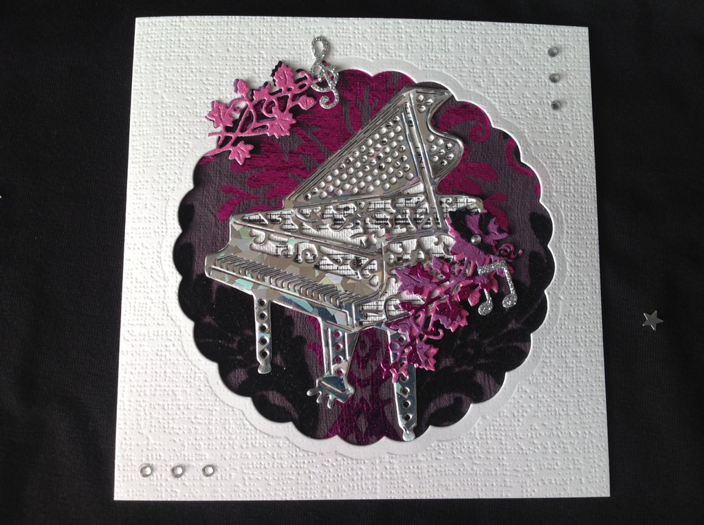 cardsallacarta's tweet photo. Unique cards for musicians and music lovers πΆ
#musician #handmade #justacard #etsybuzz #hellosmallshop https://t.co/uHLSPrIhuw