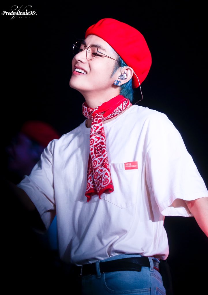 taegukpic's tweet photo. 190320 @BTS_twt © PredesTINAte95 https://t.co/ZcJBlsZEg0