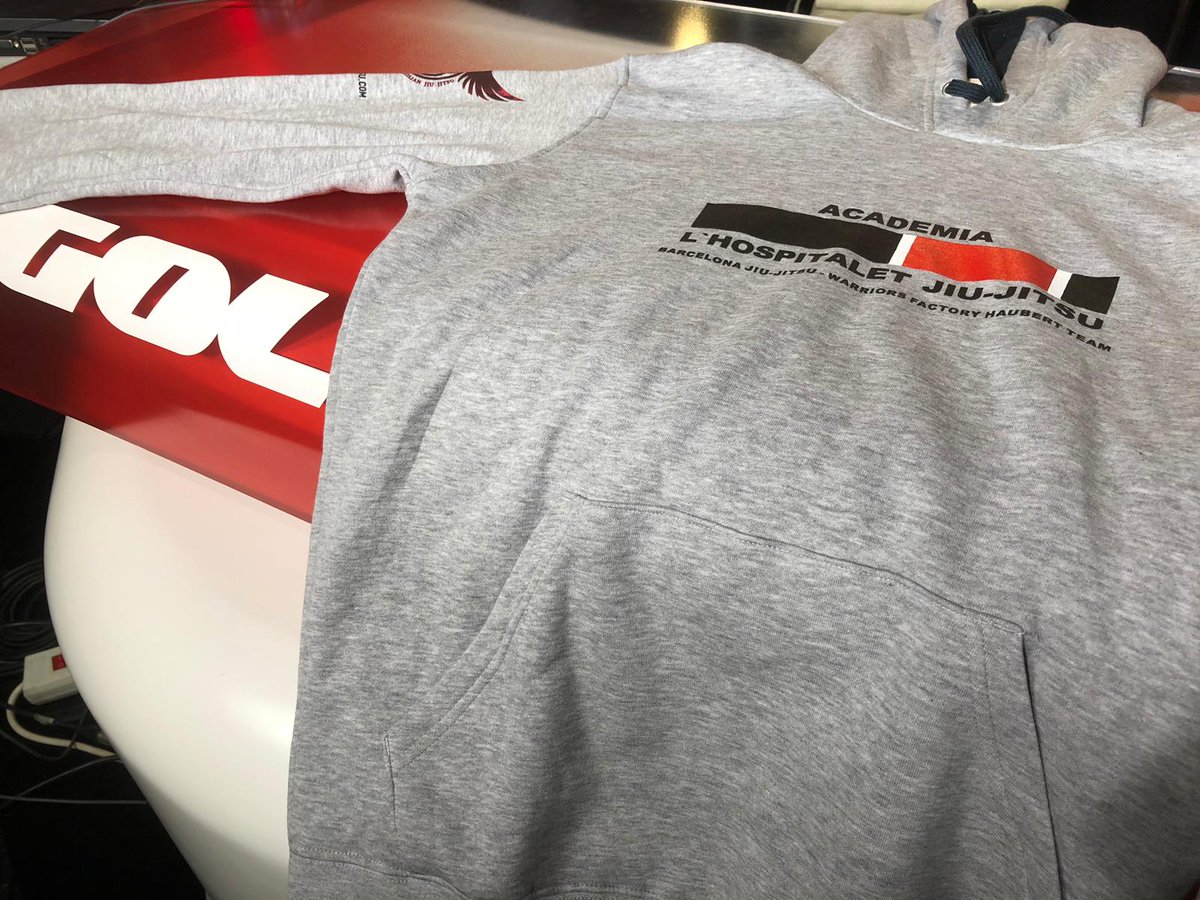 🎁 REGALO

📲 Participa con el hashtag #LaHoraDeLaUFC y podrás ganar una sudadera como esta

⏰ ¡Arrancamos a las 23:30! ¡Te esperamos!