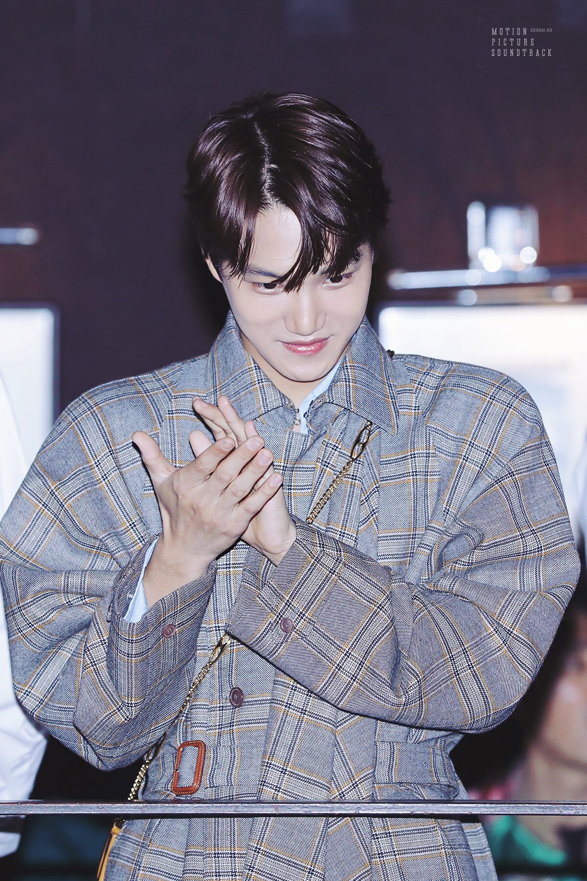 D2M1-aMUYAAJGI7.jpg:orig