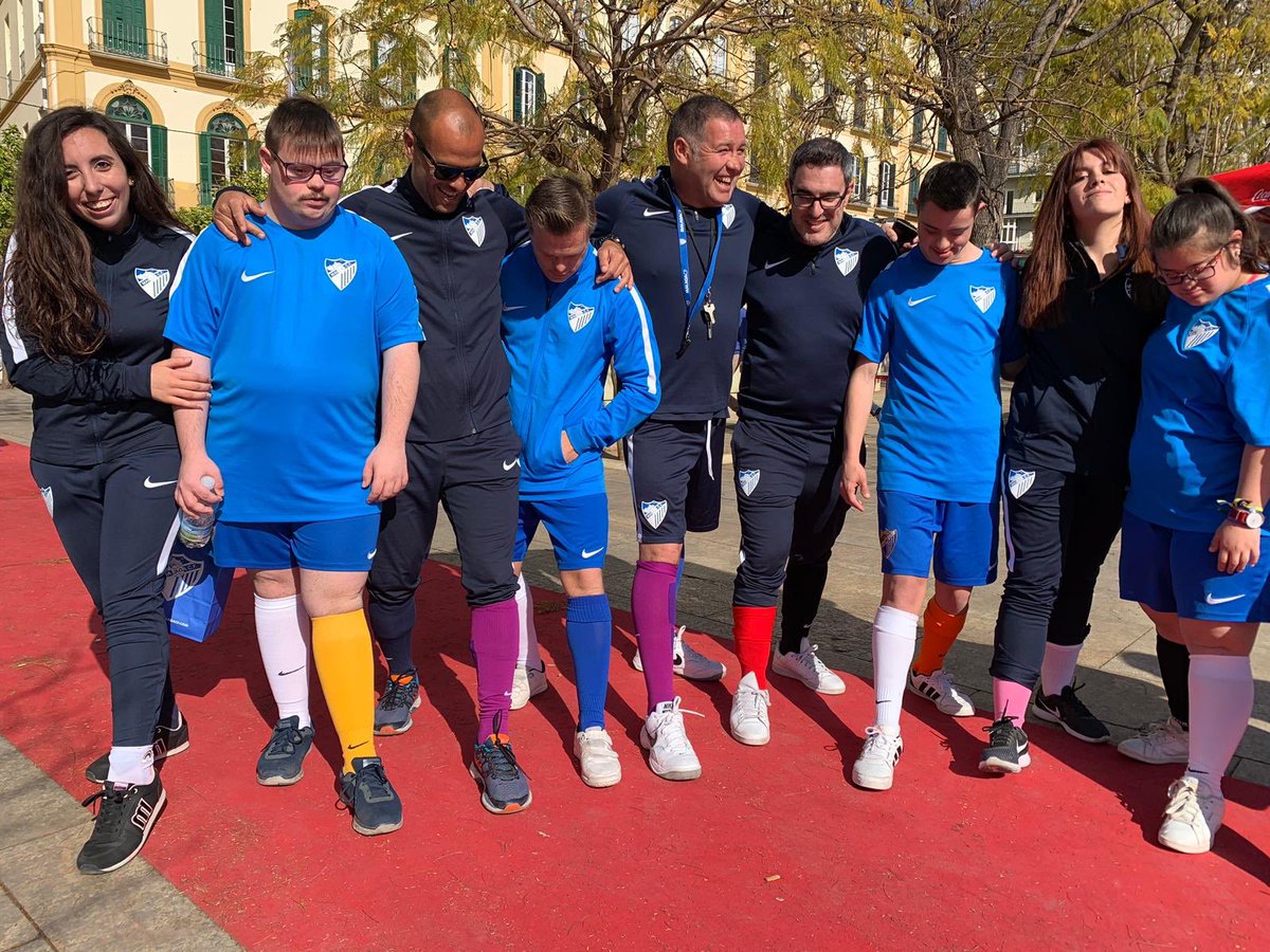 MalagaCF_en's tweet photo. MCFoto| Do you know the Ubuntu philosophy? It states: 'I am because we are'. That's #MálagaGenuine💙
#OddSocks #DifferentLikeYou #WorldDownSyndromeDay https://t.co/SyN0jLY5Wx
