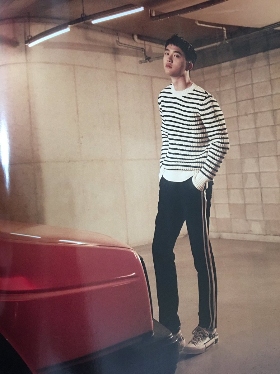 Puay_Yong's tweet photo. There’s not many days left for the voting!! Please quickly vote as many times as you can per day! We Are One👍🏻 #TeamEXO #TwitterBestFandom #SoompiAwards #EXO https://t.co/9ij11AiVx0