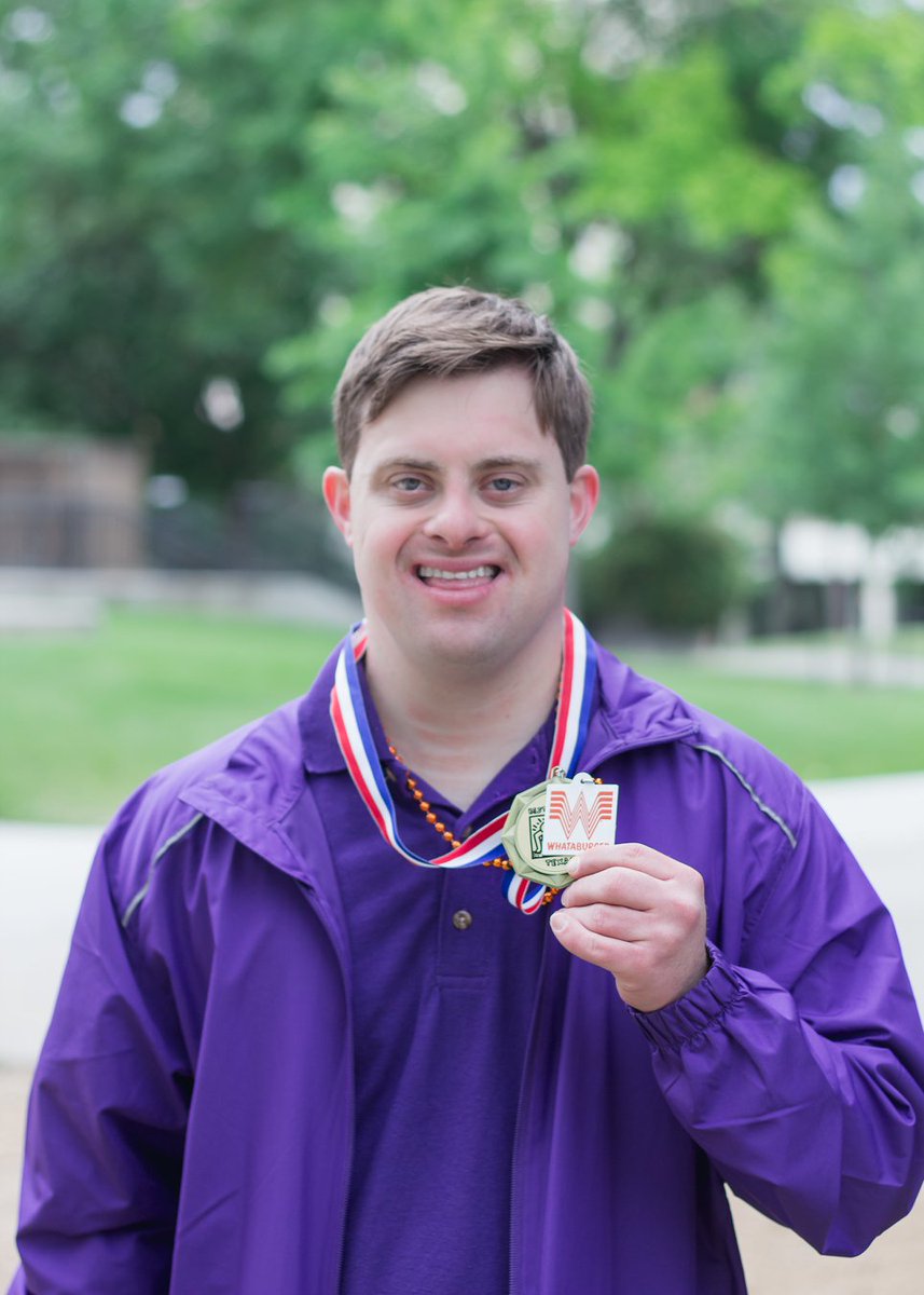 Supporting our friends with Down Syndrome today and every day 💛💙 #WorldDownSyndromeDay