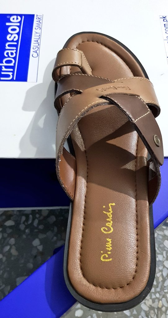 MediaSpringPk's tweet photo. Thank you @Urbansole_Pak for the lovely gift. This is surely a fine gift for the fadt approaching summer ☺
#UrbanSole
#IAmASummerSoul
#CeDigital
#mediaspringpk https://t.co/fGYzFKKSaI