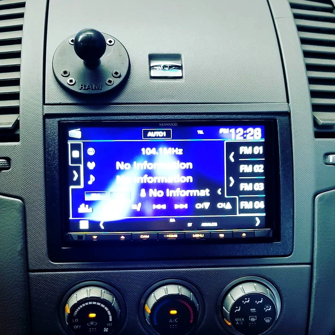 Hartfordstereo's tweet photo. New kenwood radio with carplay and android auto in this nissan Altima #carplay #androidauto #kenwood #nissan #vernonct

Are you looking for the best Car Audio Installation &amp; Electronics Shop in the Hartford, CT area? Give us a call today at (860) 956-3109
#kia #jeep #cadillac https://t.co/1qsPZWjADH