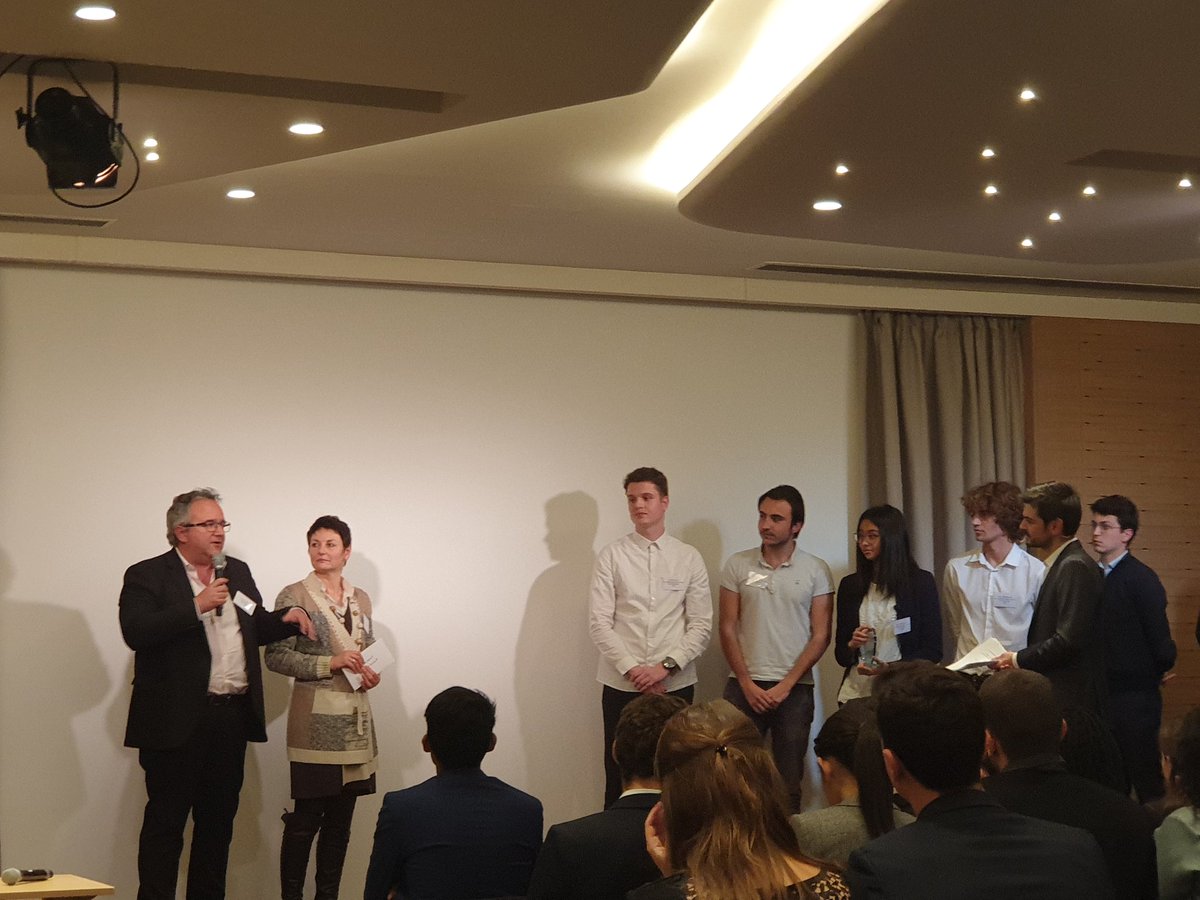 Sebirish's tweet photo. Victoire du Projet https://t.co/UZa219XHR5 des étudiants @ESILVparis au #ChallengesCGI @CGI_Global dans la catégorie #Handicap #Dyslexie cc @poledevinci cc @0BB666 https://t.co/lc5qT0PggO