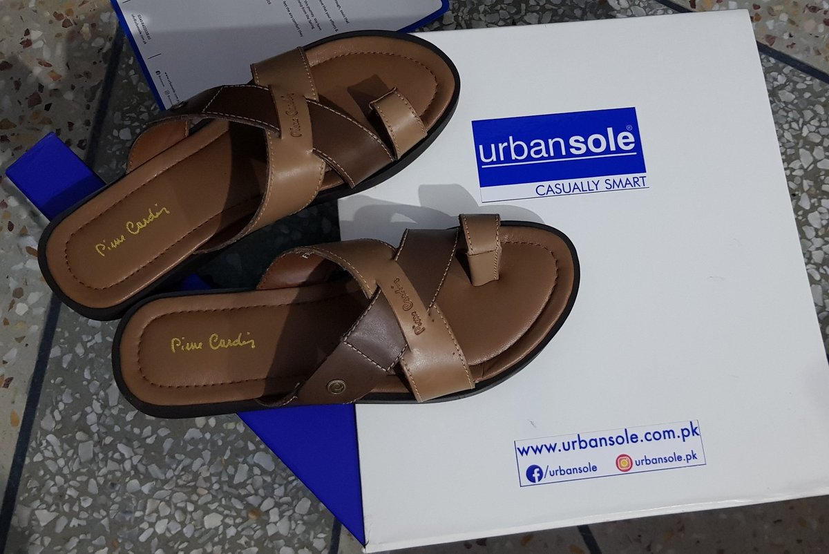 MediaSpringPk's tweet photo. Thank you @Urbansole_Pak for the lovely gift. This is surely a fine gift for the fadt approaching summer ☺
#UrbanSole
#IAmASummerSoul
#CeDigital
#mediaspringpk https://t.co/fGYzFKKSaI