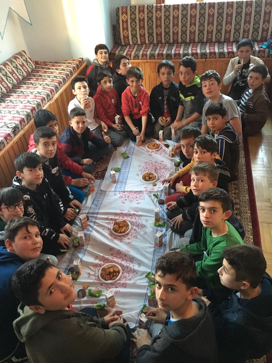 Haftalık sohbetimizi bu hafta İlçe Temsilciliğimizde gerçekleştirdik. Katılan tüm genç kardeşlerimize teşekkür ederiz. 😊
