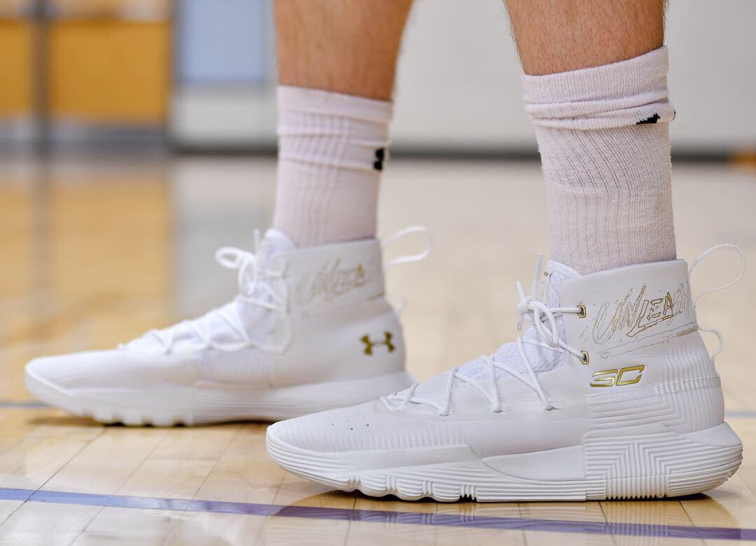 ColgateMBB's tweet image. Fresh new dancing shoes ❄️💰

#UnleashChaos #Colgate200