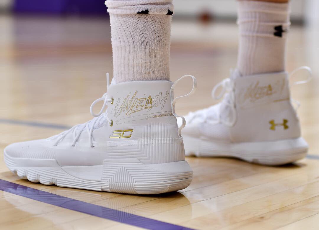 ColgateMBB's tweet image. Fresh new dancing shoes ❄️💰

#UnleashChaos #Colgate200