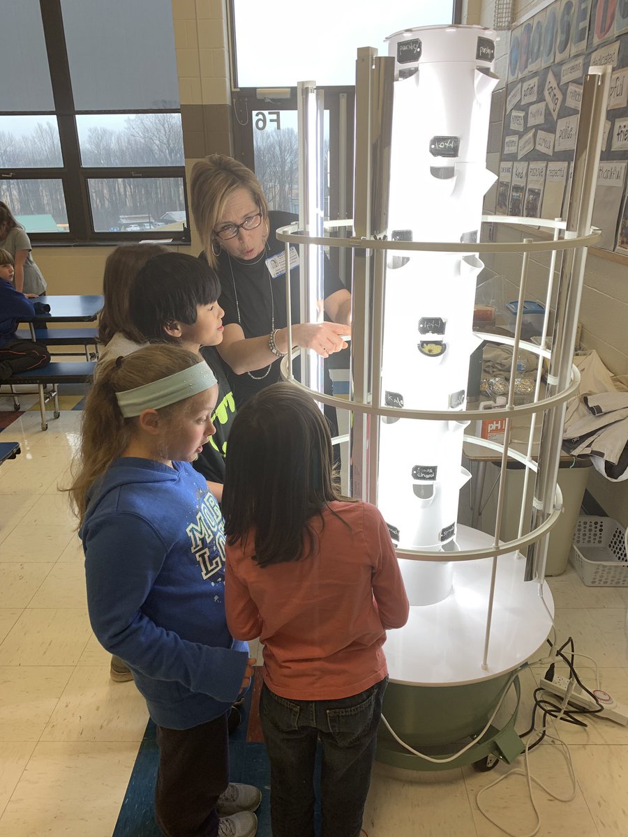 lanie0821's tweet photo. Planting vegetable seeds in our hydroponic tower garden! And tasting some yummy fruits and veggies too!@FawnArea https://t.co/2f5PLxZ8Ge