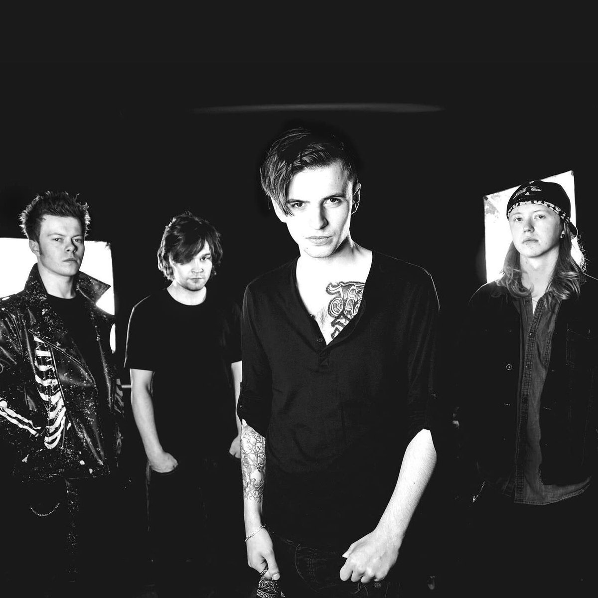 JohnOxley777's tweet photo. Discover this brilliant ( New Song ) & video “DEVIL YOU KNOW”
( FT. ADAM CRILLY ) by the magnificent #FailTheEnemy
( @FailTheEnemy Anthemic Metal from West Yorkshire!
FAIL THE ENEMY - DEVIL YOU KNOW FT ADAM CRILLY
(OFFICIAL MUSIC VIDEO) https://t.co/9rcZ3R0S0V via @YouTube https://t.co/y026yoSySh