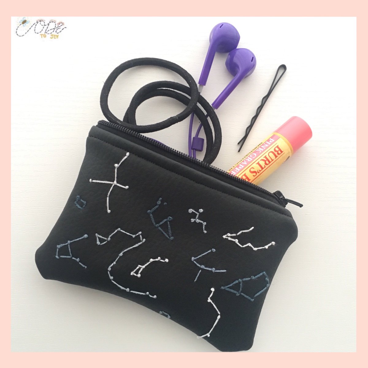 ODEToJoy14's tweet photo. Our purses are fit for money and many other things you want close by. 👛

~
~
~
#minicompany #studententerprise #handmade #wallets #purses #embroidery #design #craft #business #local #fabric #sewing #dublin #ireland https://t.co/eVmTduwpHW
