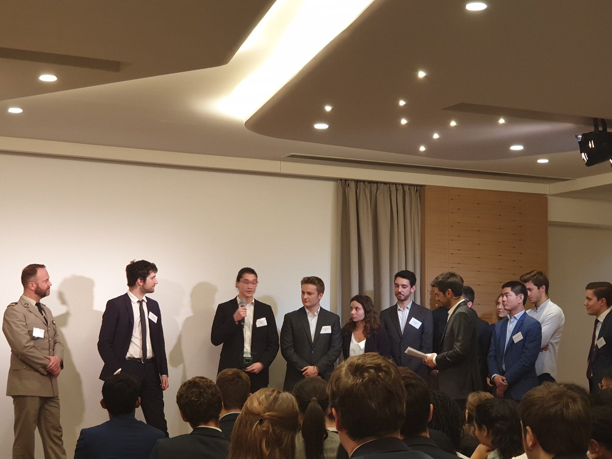 Sebirish's tweet photo. Et #Victoire #EasyFlow @ESILVparis aux #ChallengesCgi @CGI_Global categorie #environnement BRAVO!!!!! @poledevinci https://t.co/FswVBtjcWj
