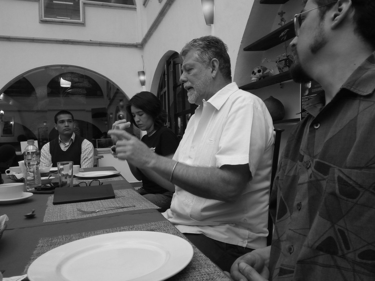 Mañana de plática sobre las nuevas formas de producción de contenidos para la industria cinematográfica con Gerardo Tort, gracias a los amigos de <a href="/CholulaFilmFest/">Cine Festival de Cholula</a> y <a href="/CulturaMinerva/">Minerva Cultura</a> por la invitación