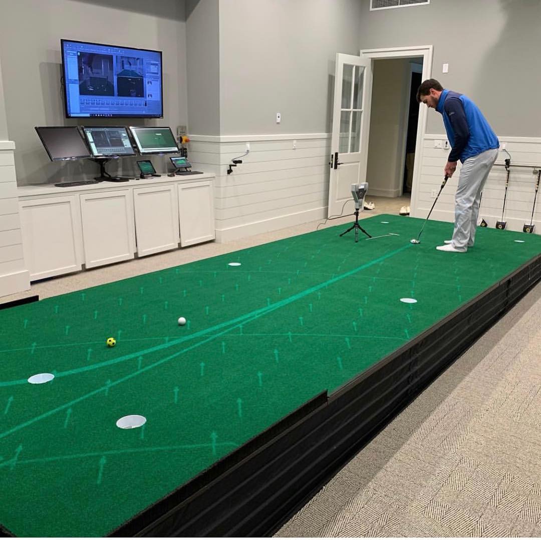 PuttView's tweet photo. Matt Kuchar on #PuttView?π Yes, just a few days ago at @seaislandgpc.
Swipe right to check out their stunning new performance centre including PuttView. π₯ @swashputting is absolutely right: It is a game changer! πͺ We hope you enjoy practicing with this amazing setup !βοΈβ³οΈ https://t.co/5mkzUr4lx7