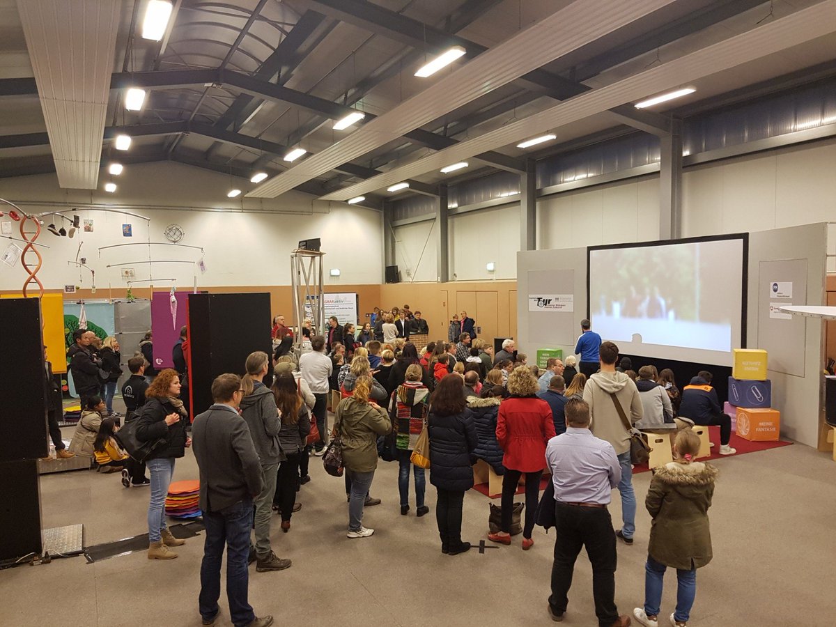 nida78's tweet photo. Alle Jahre wieder: Jetzt mit der @VCATconsulting, dem @SiSa_potsdam und der #ITinPotsdam beim Elternabend von "komm auf Tour"... (@ Sporthalle Am Wasser) https://t.co/ML8NJRtgxo https://t.co/rx60lqM8pJ