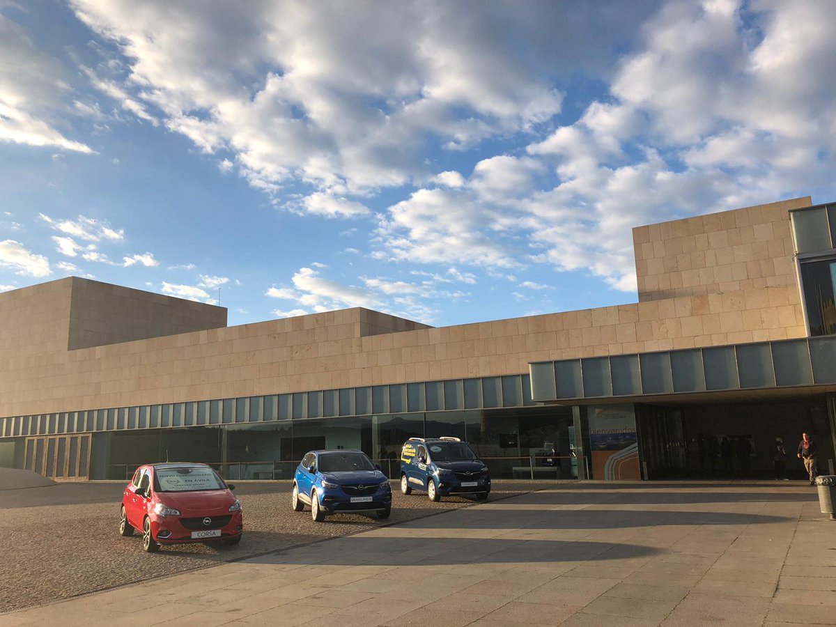 AAPDAvila's tweet photo. En hora y media comenzamos, todo preparado para la noche del deporte abulense #GaladeldeporteÁvila https://t.co/zjMZ6tuHKI