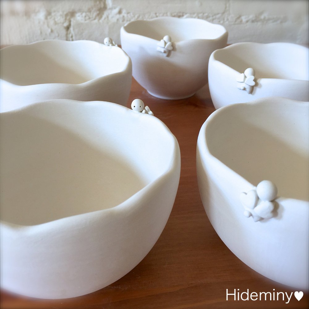 Hideminy's tweet photo. I’m making angel bowls with a lots of love☺️💝✨
#kidsbowl #hideminy #hideminynewyork #うつわ好き #handmadeceramics #ceramics #pottery #ニューヨークの陶芸家 #食器 #子供食器 #赤ちゃんの食器 #磁器 #kidstableware #しあわせな時間 #作家もの #器 #うつわのある暮らし #心を込めて #器好き https://t.co/iYaxo0nsZk