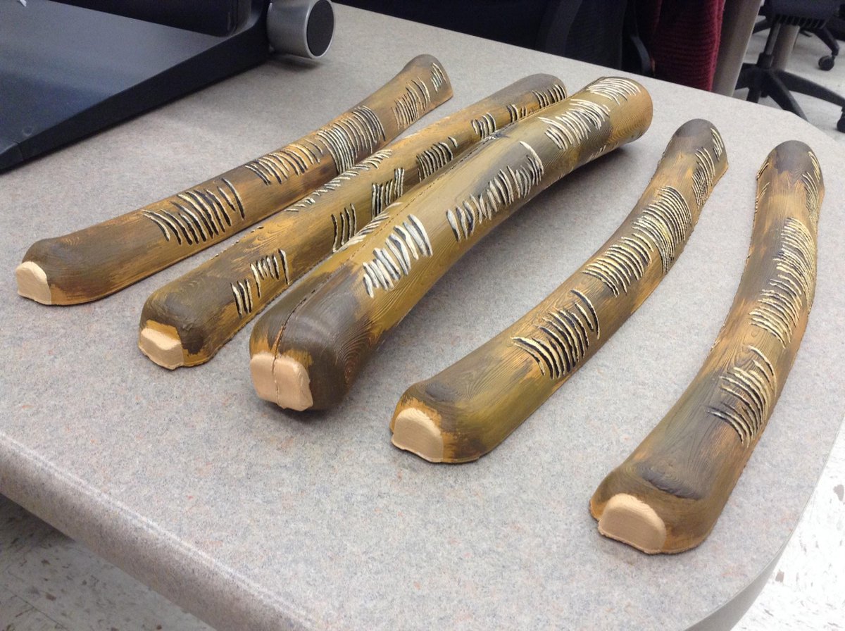 ARCDesignHub's tweet image. Here are some painted Ishango bone 3D printed Models by @ARCDesignHub  Intern Jessica A. Williams. #3Dmodels #3dprinted #3d