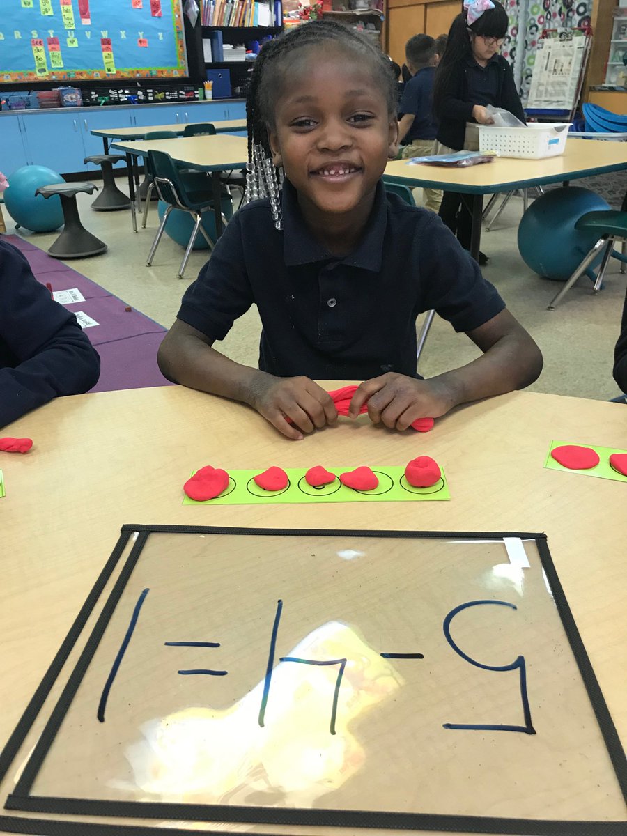 Autumngperkins's tweet photo. Smash Subtraction Fluency to 5! #AACPSAwesome @TylerHeights #NoWorksheetsNoProblem #kindergartenrocks https://t.co/fuRcGOCc6j