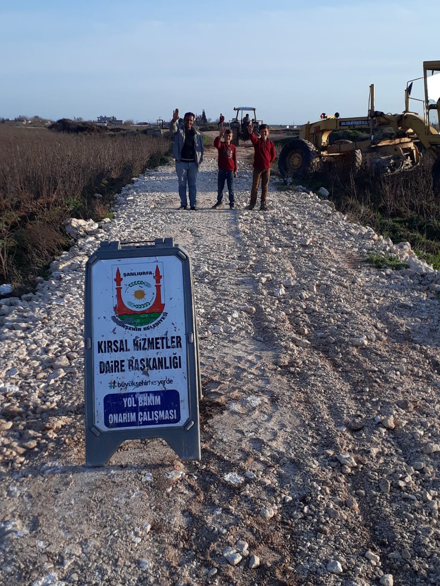 bsbakcakale's tweet photo. Büyükşehir Akçakale Donandı mahallesi stabilize yol çalışması 1700 mt bitmiştir. Hayırlı olsun. @nihatcftc https://t.co/rJzt91Lx68
