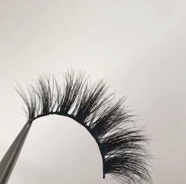 blkcreators's tweet photo. Good Afternoon Entrepreneurs, 
@21_slime has high quality lashed for a very affordable price. They are shipped worldwide so there’s no problem in getting your own. Check out @ladies.choice.lashes on Instagram for these amazing lashes. #BlackCreatorsNetwork https://t.co/RyV2icxtu4