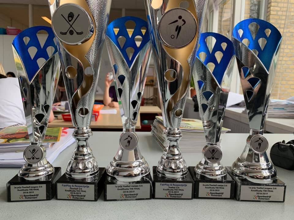 Groepen 5 en 6 zijn vandaag naar de Mini-Finals geweest. Er zijn 6 bekers en vele medailles gewonnen, waaronder twee keer de FairPlay&amp;Respect prijs. 
Wij zijn trots op deze kanjers! Finals, here we come! <a href="/sportbedrijf010/">Sportbedrijf Rotterdam</a>