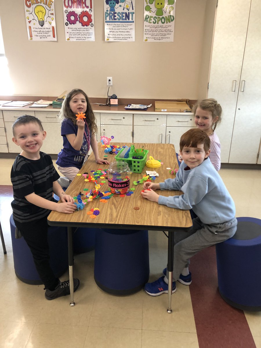 DemboskySarah's tweet photo. Kindergarten students participating in makerspace stations! #GoBicEagles https://t.co/Xd38rYhzB4