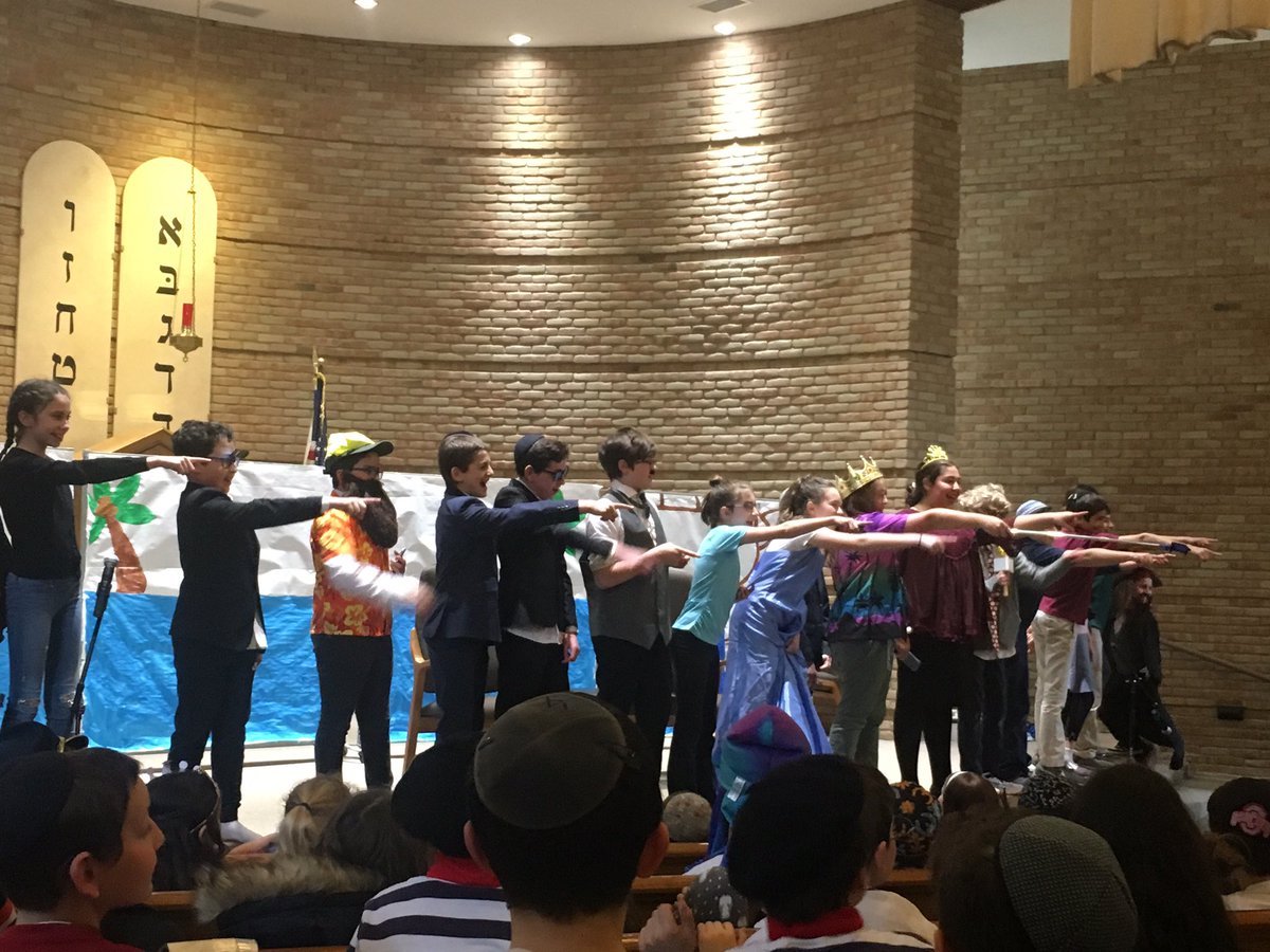 NikkiMillerCTA's tweet photo. Our students made a clever and modern Purim play! Well done 6th grade! @ColumbusTorah @sherszage @ShiraN413 #columbustorahacademy #purim https://t.co/AaXIoZQuAZ