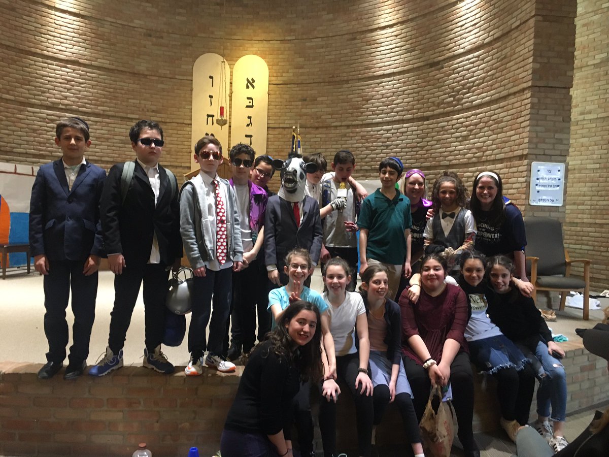 NikkiMillerCTA's tweet photo. Our students made a clever and modern Purim play! Well done 6th grade! @ColumbusTorah @sherszage @ShiraN413 #columbustorahacademy #purim https://t.co/AaXIoZQuAZ