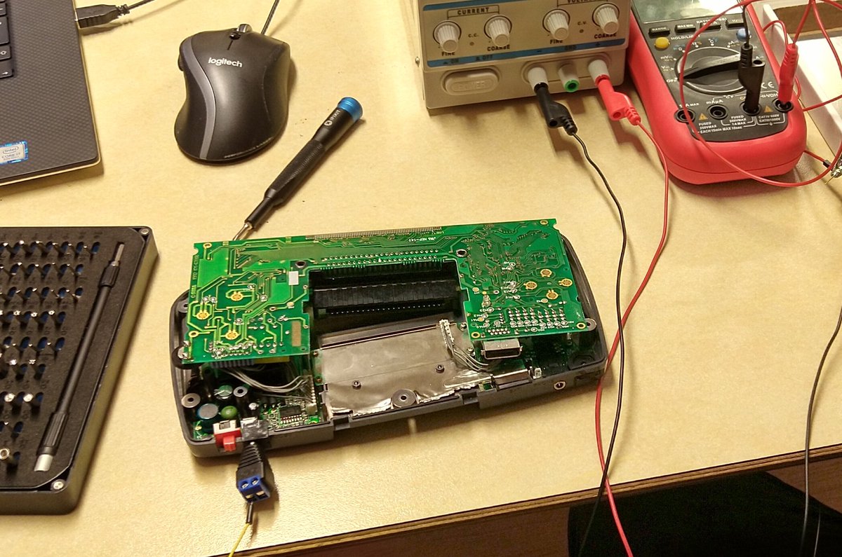 xil_hackerspace's tweet image. Today at xil: Hacking a Game Gear with @EnJens and @kbeckmann #hackursday