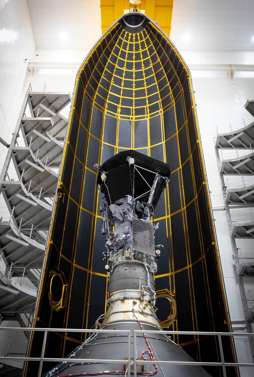 JHUAPL's tweet photo. Congratulations to the entire 🛰️ #ParkerSolarProbe ☀️ team around the country and world! The mission has won the 2018 Neil Armstrong Space Flight Achievement Award, given today by the American Astronautical Society at the Robert H. Goddard Memorial Symposium @NASASun https://t.co/xrSJxliwi3
