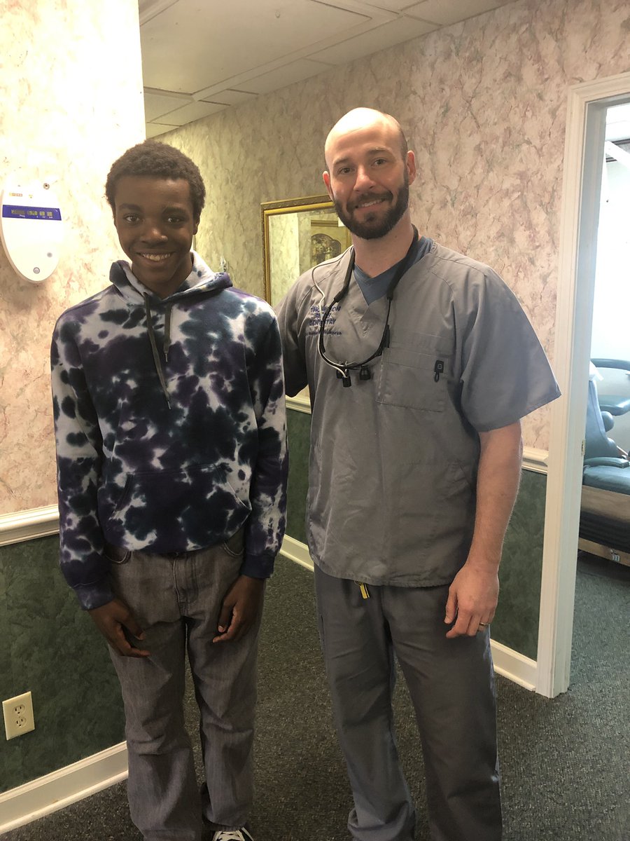 AmyD5's tweet photo. Community learning at its BEST! We toured and interviewed at Franklin’s Hometown Pharmacy &amp; Thompson Family Dentistry! #shsindianpride #scpsva https://t.co/Ng6QMOqEHm