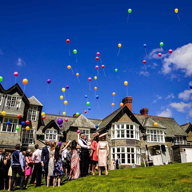_cassandralane's tweet photo. What a colourful sight on the back lawn at @plasdinamcountryhouse 🎈 https://t.co/uh36rRgHVN