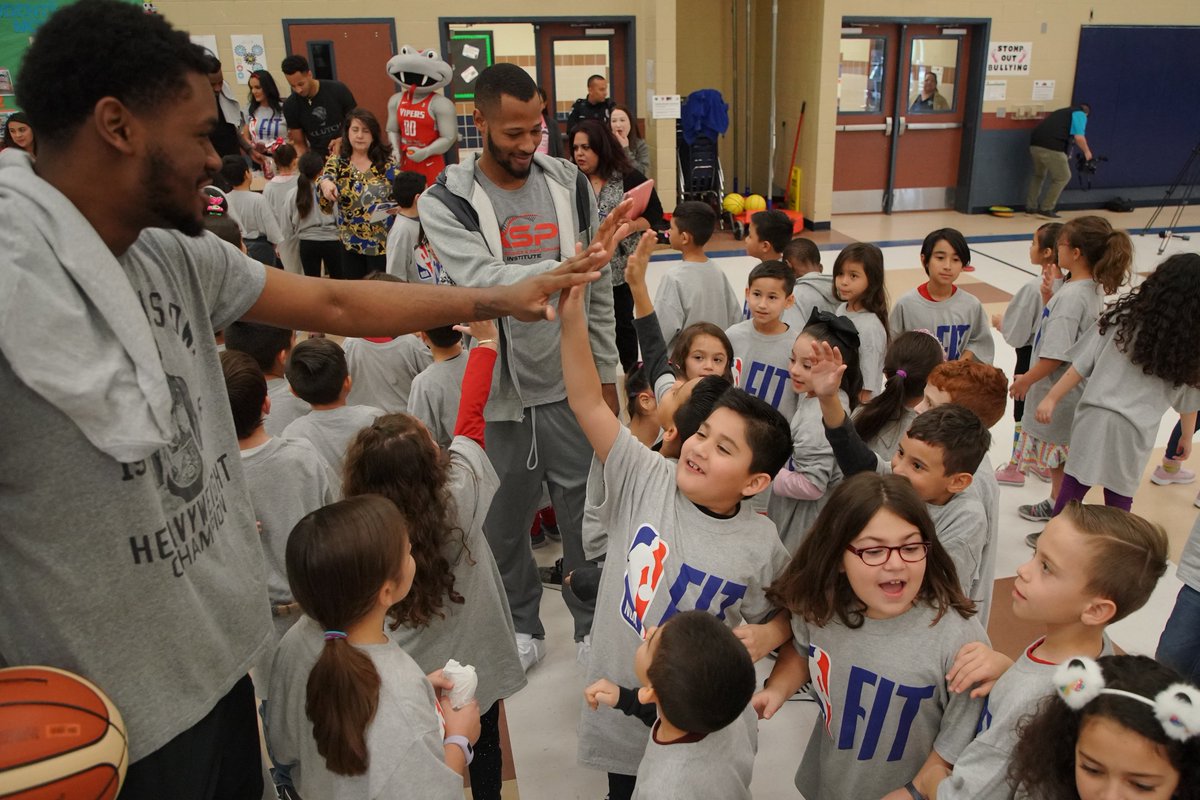 RGVVipers's tweet photo. In celebration of #NBAFitWeek the #RGVVipers were at Perez Elementary taking over their 2nd and 3rd grade PE class. Fang's PE Takeover is a physical fitness program that the Vipers implement throughout the community during the season. #NBAGLeague #NBACares #NBAFit https://t.co/xgEO7oefB3