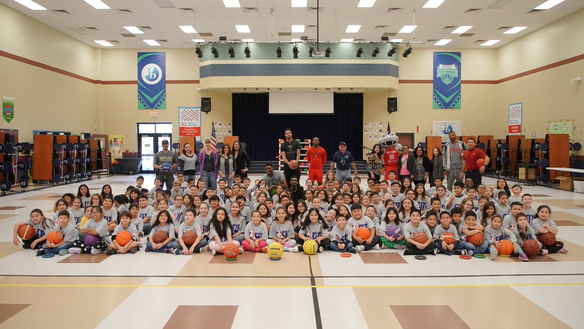 In celebration of #NBAFitWeek the #RGVVipers were at Perez Elementary taking over their 2nd and 3rd grade PE class. Fang's PE Takeover is a physical fitness program that the Vipers implement throughout the community during the season. #NBAGLeague #NBACares #NBAFit