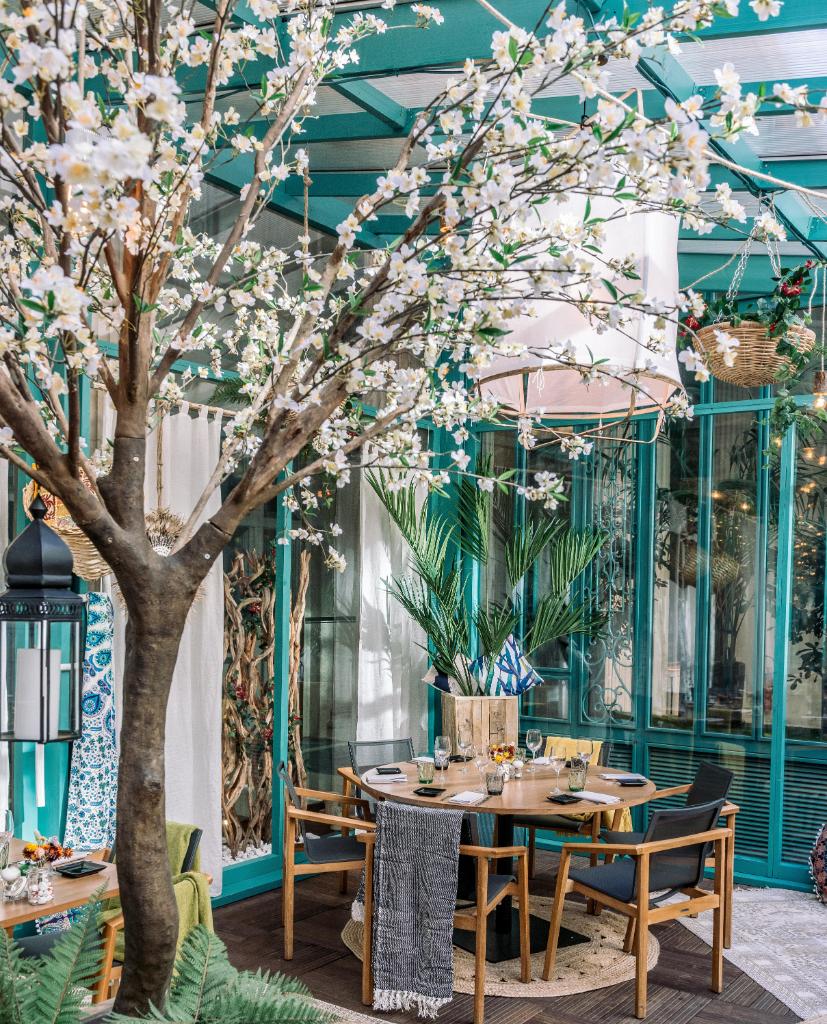 C'est le printemps ! 🌺
Le Jardin d'Hiver est en fleur et reste ouvert du lundi au samedi jusqu'à fin avril !
--
Spring is here ! 🌺
Le Jardin d'Hiver is blossoming  and remains open from Monday to Saturday until the end of April !
#TheWestinParisMoments #JardindHiverbyWestin