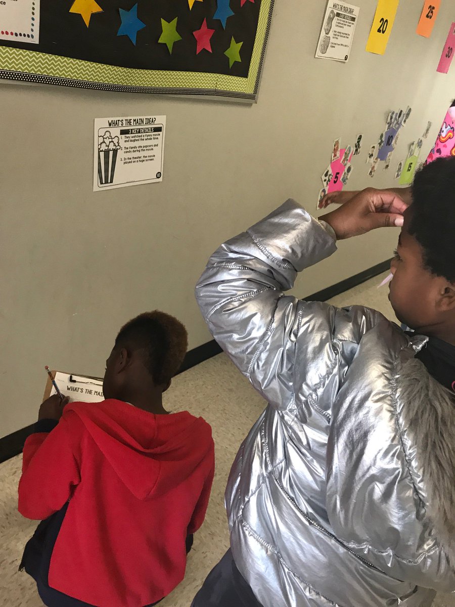 ChastityWingo's tweet photo. Really using our brains at Rochell Elementary this morning to find the main idea! #rochellrocks @RochellRangers https://t.co/BKv0uST918