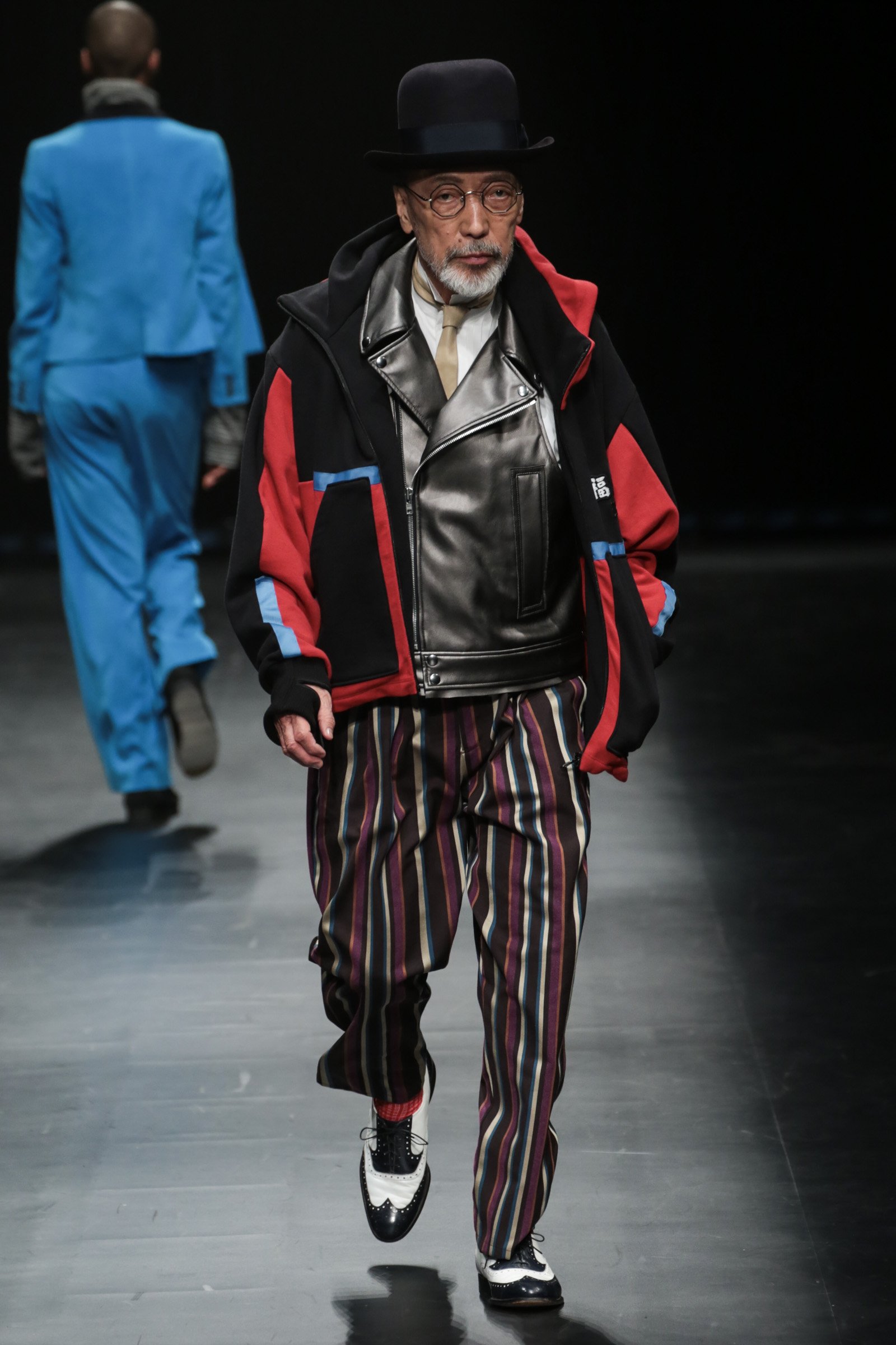 Fashionsnap Com Prdx Paradox Tokyo と Muze の19年秋冬コレクション ミューズは福助とのコラボアイテムを発表し テリー伊藤がモデルで登場 オープニングには日本体育大学バーベルクラブのパフォーマンスが披露された T Co Dmstwyeynm
